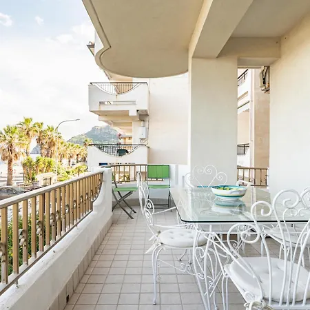 Guesthost - Casa Giovanna Lungomare Sea View Apartman