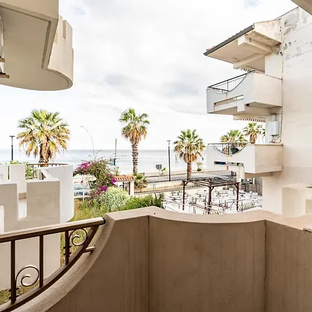 Guesthost - Casa Giovanna Lungomare Sea View Apartman SantʼAlessio Siculo