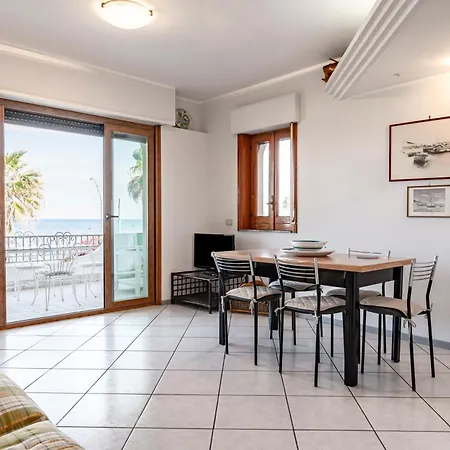 Apartman Guesthost - Casa Giovanna Lungomare Sea View